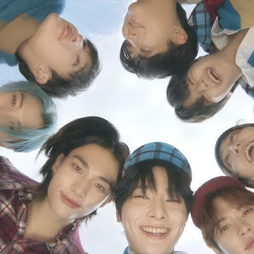 #2 STRAY KIDS